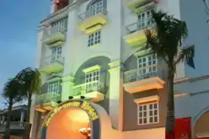 Sunflowers Hotel, Хошимин