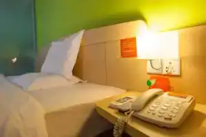 Отель «7 Days Inn - Xian Railway Station Revolution Park East Gate Branch», Сиань