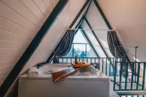 Kuka Bungalov, Сапанджа