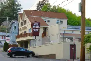 The Motel Montreal, Лейк-Джордж