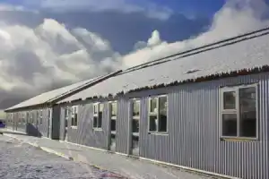 Hotel «Vos», Хедла