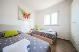 1oak Rentals, Vir
