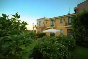 Torre Archirafi Resort, Рипосто