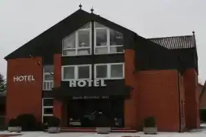 Гостевой дом «Einfelder Hof garni», Ноймюнстер