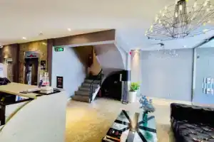 a-In Hotel Riverside, Хошимин