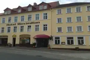 Hotel «Maximilian», Цайц