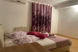 Holiday house Sandra - with pool : Makarska. Riviera Makarska, Макарска