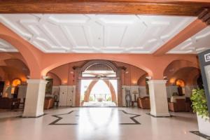 Отель «Abades Guadix», Гвадикс