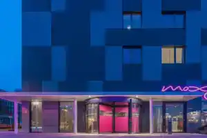 Отель «Moxy Frankfurt Airport», Франкфурт-на-Майне
