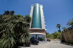 Calligraphy Hotel, Махинджаури