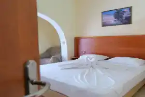 Hotel «Divo Palace», Ксамил