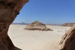 Отель для свиданий «Think Love on Red Sea», Нувейба