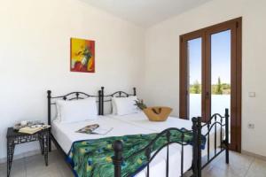 3 bedrooms villa with private pool enclosed garden and wifi at Kolympia 1 km away from the beach, Колимбия
