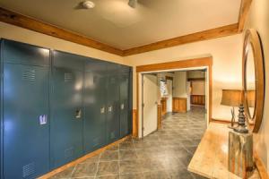 Cozy Ski-in/ski-out Winter Park Resort Condo!, Винтер-Парк