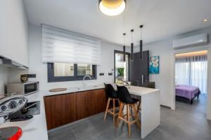 Lavender Luxury Apartment in Rhodes, Родос