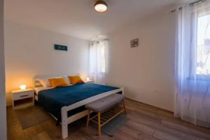 Old Town Modern and Sunny Studio Apartment, Ровинь