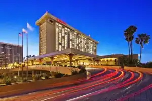 Отель «Los Angeles Airport Marriott», Лос-Анджелес