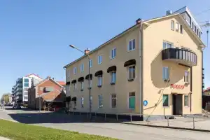 Bucco Suites, Пори