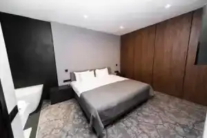 Small Hotel, Винница