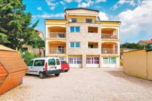 Apartments Valentina, Mandre