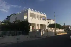 Hotel «Porta Reale», Ното