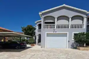 Cosy villa near the beach, Козино