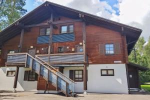 Alppitalo sinitähti 9 apt 2, Тахковуори