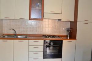 B&B Sas Enas, Позада