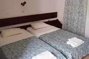 Penelope Hotel, Питагорио