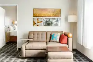 Отель «TownePlace Suites by Marriott Orlando Airport», Орландо