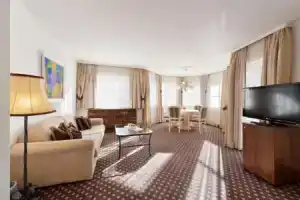 Mountains Hotel, Зеефельд