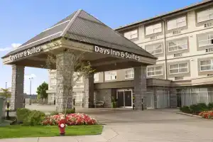 Days Inn & Suites by Wyndham Langley, Лэнгли