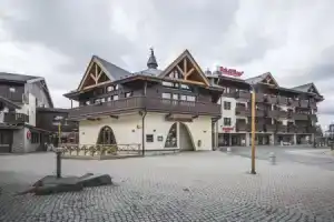 Ski-Innvillage, Рука