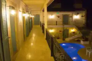 Мини-отель «avlu Alaçatı butik otel», Измир