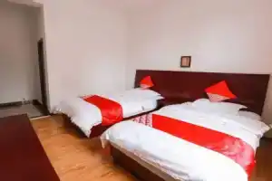 Shuanghong Hotel, Дали