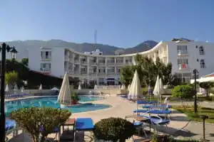 Hotel «Sempati», Лапитос