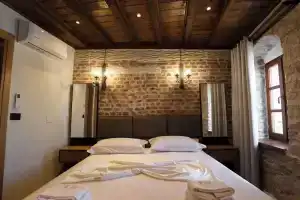 Furra Restaurant & Rooms, Гирокастра