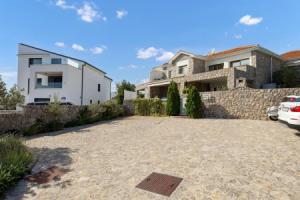 Stunning Home in Krk With Wifi and 3 Bedrooms, Крк