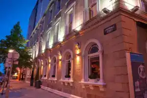 DoubleTree by Hilton Belfast City Ten Square, Белфаст