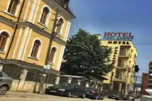 Hotel «Parlament», Приштина