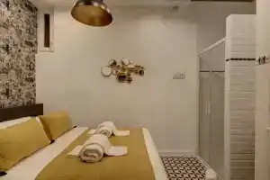 LE Cocoon 29 - Quartier Saint Pierre - Joli T2, Бордо