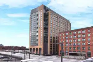 Global Luxury Suites at Seaport, Бостон