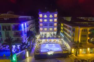 Amphora Hotel, Айвалык
