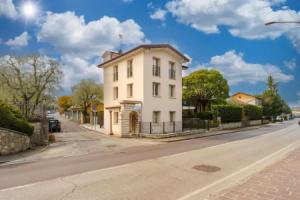 Apt24 - Garibaldi 3 in Desenzano del Garda, Десензано-дель-Гарда