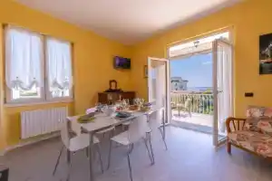 La Maison Fleurie Appartamento Giglio, Десензано-дель-Гарда