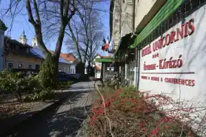 Hotel «Unicornis», Эгер