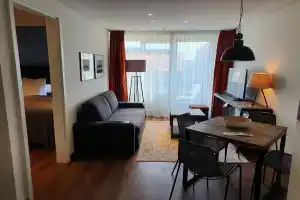 Badhotel Bruin, Ост-Влиланд