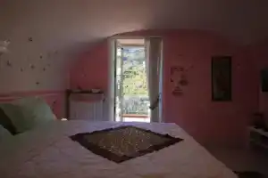 Dolls House Holiday Home, Равелло
