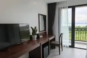 Moon Bay Ha Long Hotel, Халонг