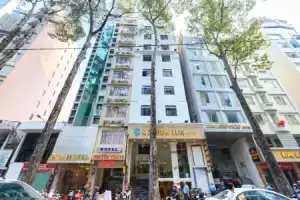 Cozrum Lux Hotel, Хошимин